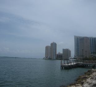 Unterhalb des Bayside Market Place