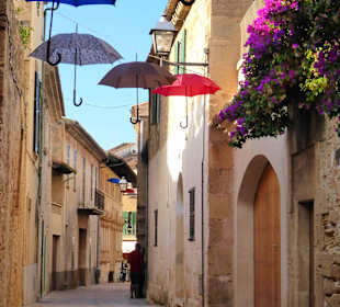 Nette Beschmückung zum Stadtfest in Alcudia