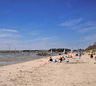 Strand vlakbij de camping