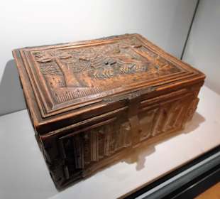 Truhe in der Ausstellung auf der Veste Heldburg