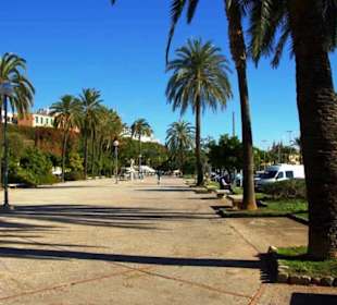 An der Promenade entlang