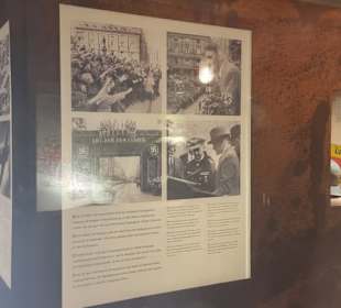 Überall Info Material