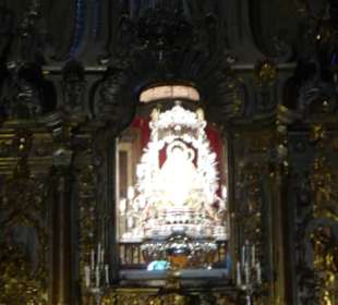 Kirche in Teror: Hauptaltar mit Virgen del Pino