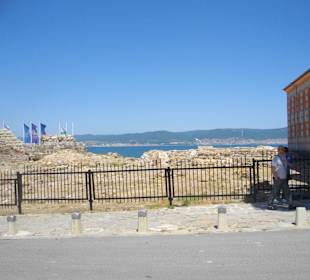 Blick von Ruine zum Hafen Weltkulturerbe