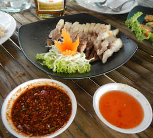 Schweinehals Streifen mit scharfer Sauce