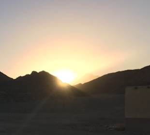 Sonnenuntergang Wüstensafarie