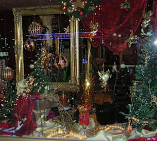 Schaufenster vom "Golden Moments"