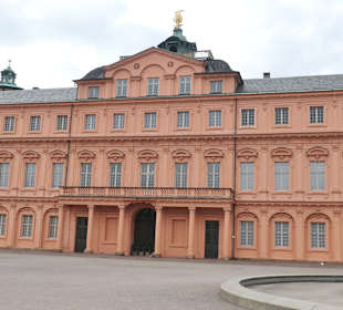 Blick vom Schlosspark zur Rückseite des Schlosses