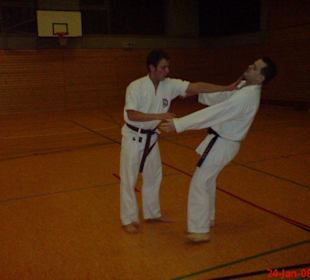 Karate und Selbstverteitigung mit M. Fuchs/ 2DAN