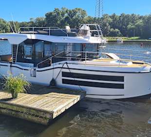Northman 1050 Trawler Electric