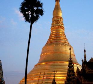 Закат над Шведагоном.