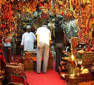 Negozio di collane al souk