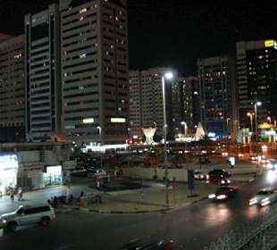 Abu Dhabi bei Nacht 