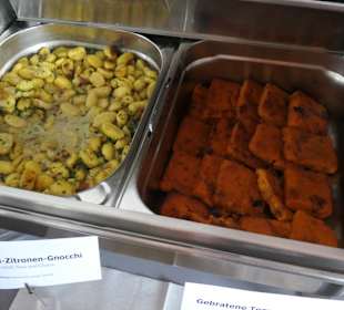 Abendessen vom Buffet im Osmann30