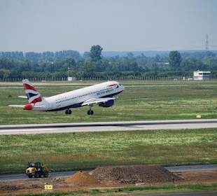 Eine startenden Lufthansamaschine