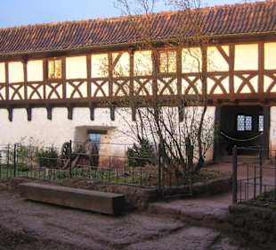Im ersten Innenhof der Wartburg.