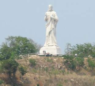 Christus-Statue am Hafen Havannas