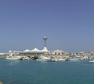 Marina Mall mit Jachthafen