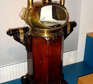 Sammlung nautischer Geräte