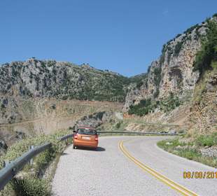 Die Berg. Strasse nach Metochi richtung Kymi