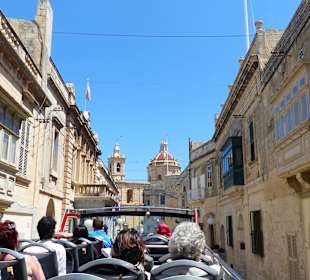 Mitten durch die Gassen