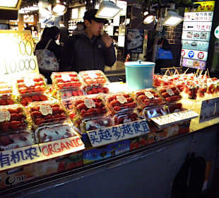 Food in Myeongdong Quarter