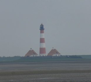 Blick vom SPO-Strand zum Leuchtturm Westerheve