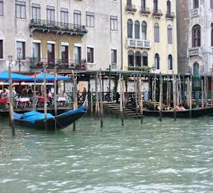 Fassaden Venedigs vom Vaporetto aus gesehn