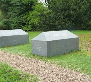 Symbole für die deportierten Menschen