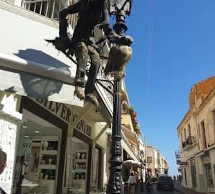 Straße zum Hafen: Moderne tifft auf Geschichte 