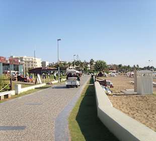 An der Strandpromenade nach Side