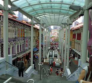 MRT Station Chinatoen