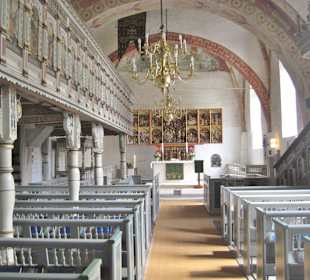 St.-Johannes / ab dem Eingang gesehen