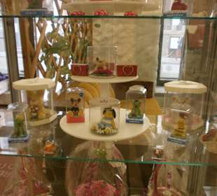 Ммм... марципан!..