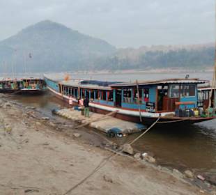 Longboat ab Luang Prabang, recht bequem