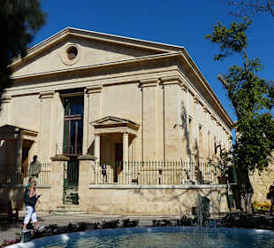 Upper Barrakka Garden