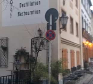 Blick auf die Seite vom Gebäude