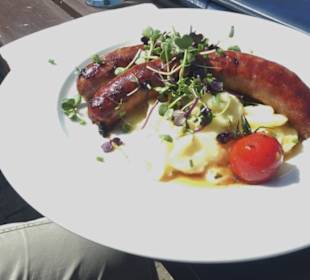 Nach der Wanderung: Pause beim Würzburger Haus