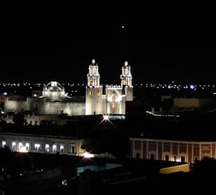 Kathedrale von Merida bei Nacht