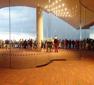 Die Plaza der Elbphilharmonie