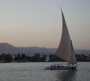 Blick vom Poolschiff auf den Nil