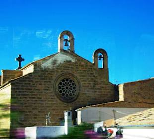 Gebiet bei Andraitx Front der Kirche
