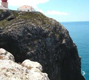 Leuchtturm an Klippen