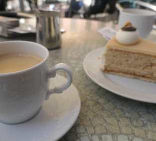 Kaffeepause beim Dom-Café am Markt