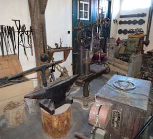 Blick in eine alte Schiffswerkstatt