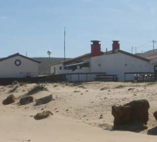 Das Restaurant O Zé an der Praia de Monte Clérigo