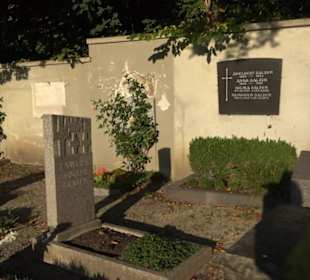 Evangelischer Friedhof „Unter der Burghalde“