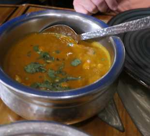 Zum Abendessen im indischen Rest. Delhi 6