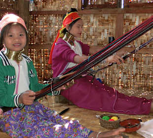 Die Enkelinnen, auch sie tragen noch die Ringe