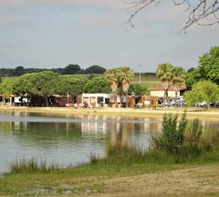 Der Strandbereich am Lac de Villeneuve-de-la-Raho